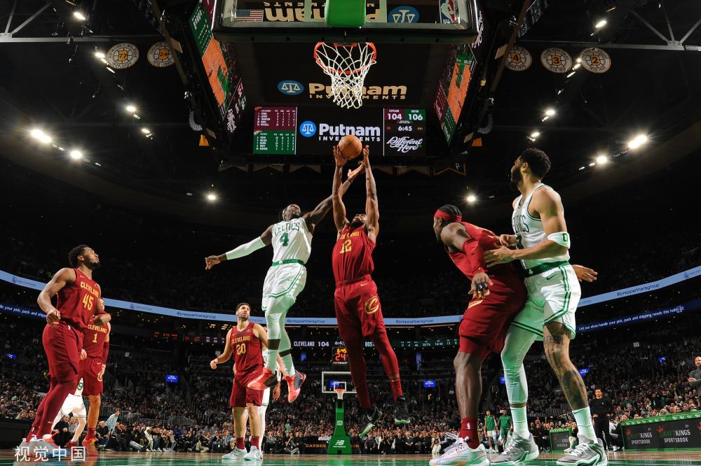 关键犯规间 关键犯规间